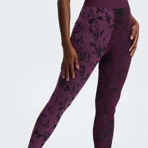 Fabletics Ultra High-Waisted Seamless Marble 7/8 Plum Women's Size M